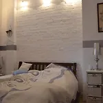 Apartment Center, Sunny Spacious Luxury! *