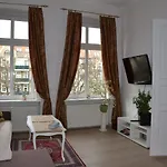 Apartment Center, Sunny Spacious Luxury!