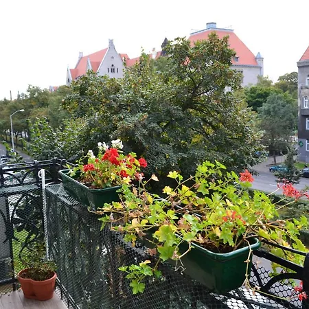 Center, Sunny Spacious Luxury! *