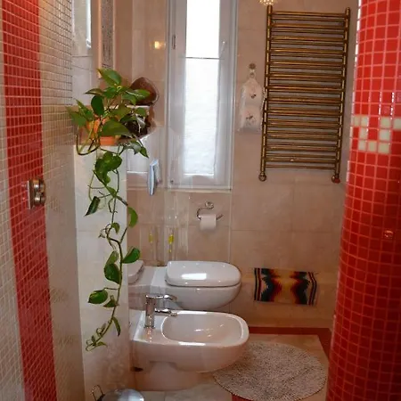 Center, Sunny Spacious Luxury!