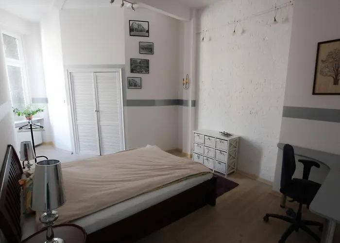 Center, Sunny Spacious Luxury! *