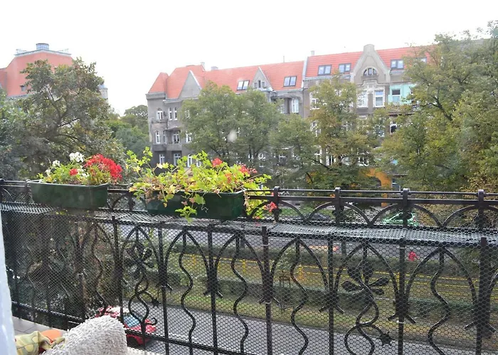 Center, Sunny Spacious Luxury! *