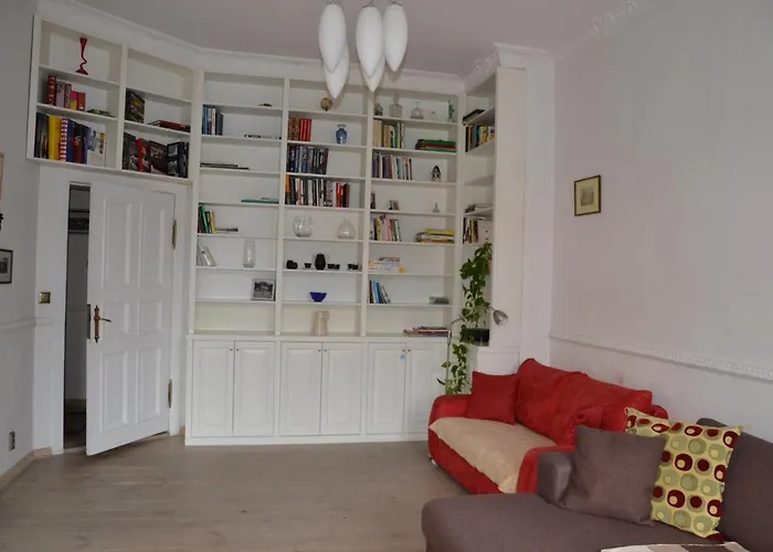 Lejlighed Center, Sunny Spacious Luxury!