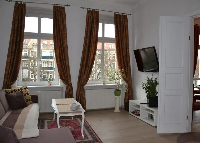 Lejlighed Center, Sunny Spacious Luxury!